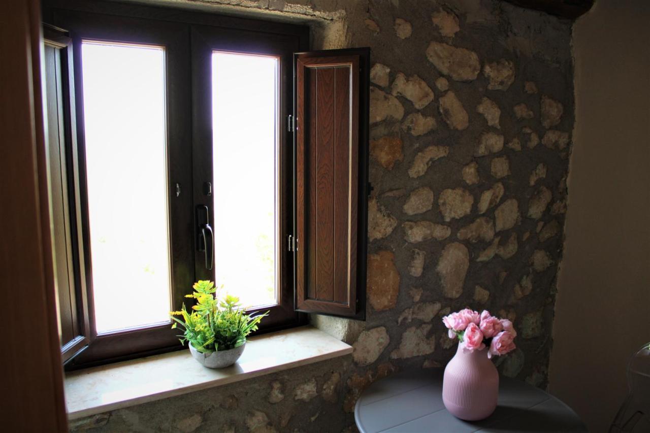 Отель Roba Albanisi Aragona Экстерьер фото